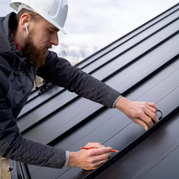 Why Edmonds Property Owners Choose Edmonds Roofing Pro for Tin Roof Repair service?